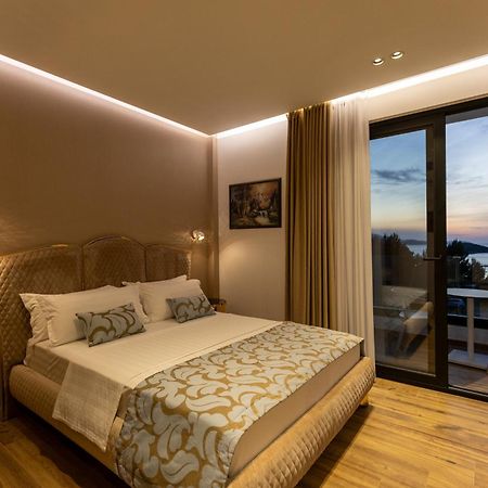 Bora Bora Hotel Ksamil Esterno foto